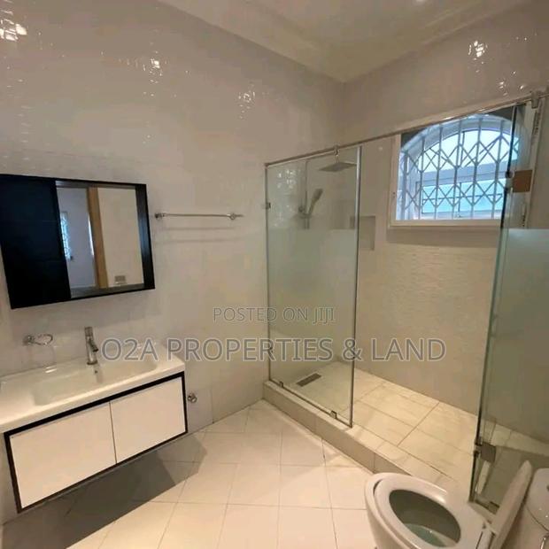5bdrm House in East Legon, Bawaleshie for rent photo 10