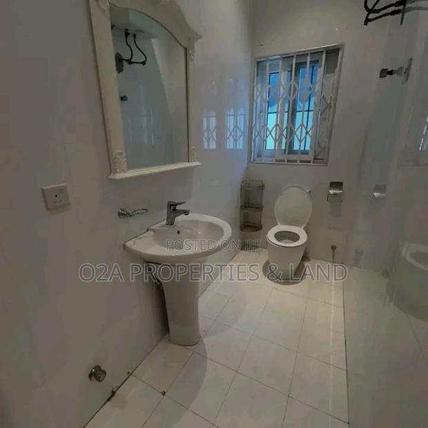 5bdrm House in East Legon, Bawaleshie for rent photo 11
