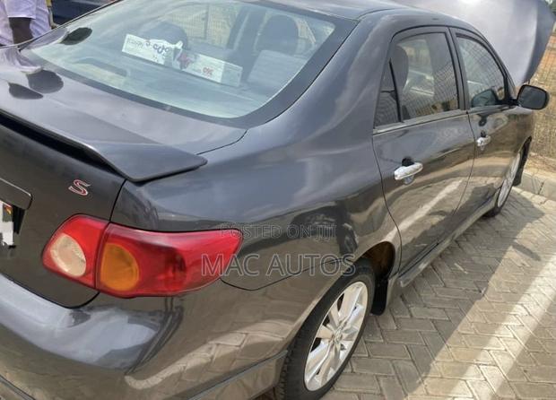 Toyota Corolla S 4dr Sedan (1.8L 4cyl 4A) 2010 Gray photo 3