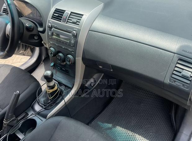 Toyota Corolla S 4dr Sedan (1.8L 4cyl 4A) 2010 Gray photo 4