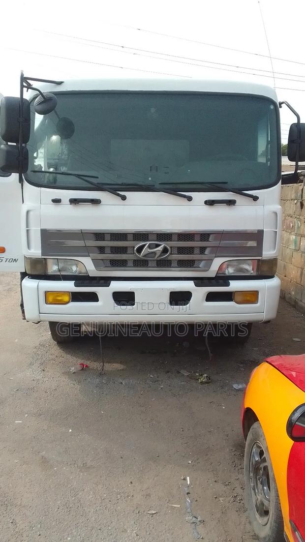 Hyundai Track 11.5tonnes