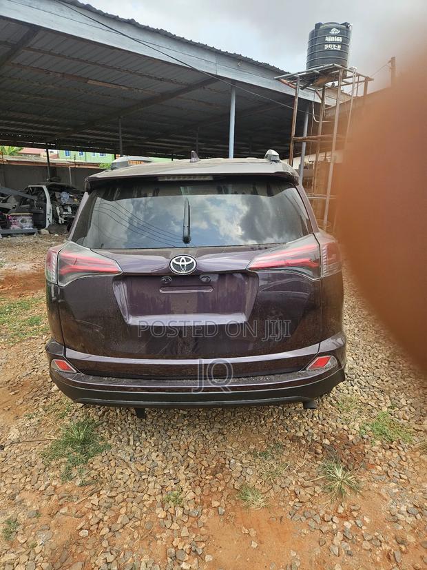 Toyota RAV4 LE AWD (2.5L 4cyl 6A) 2017 photo 3