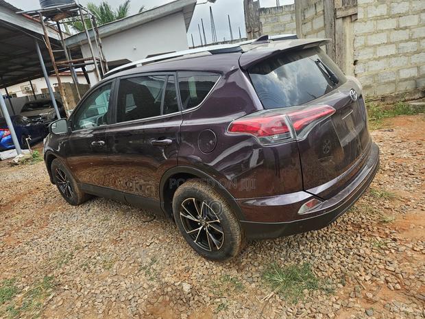 Toyota RAV4 LE AWD (2.5L 4cyl 6A) 2017 photo 4