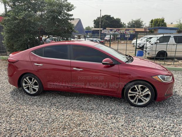 Hyundai Elantra Limited Sedan FWD (2.0L 4cyl 6A) 2017 Red photo 5