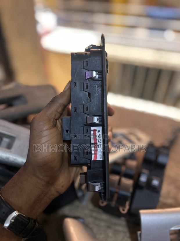 Jeep 2018 Power Window Switch photo 3