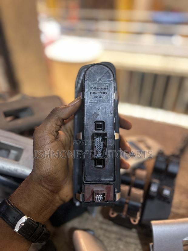 Jeep 2018 Power Window Switch photo 4