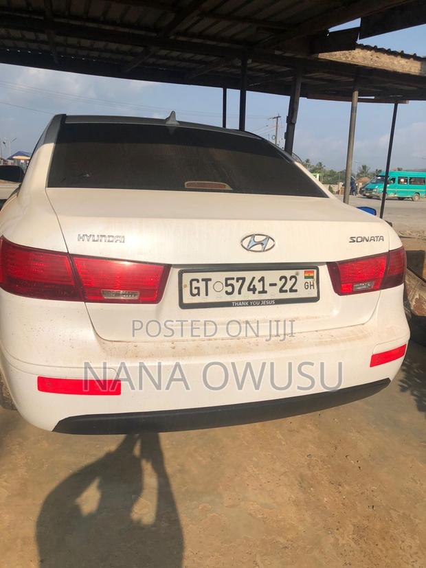 Hyundai Sonata GLS Sedan FWD (2.4L 4cyl 5A) 2010 White photo 3