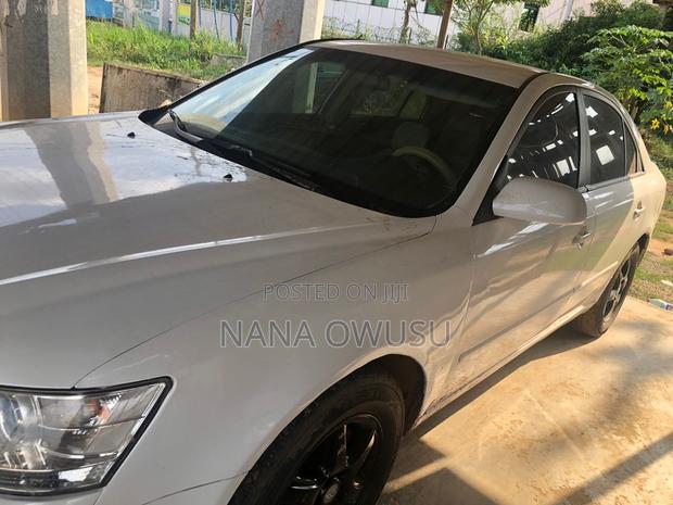 Hyundai Sonata GLS Sedan FWD (2.4L 4cyl 5A) 2010 White photo 4