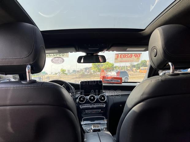 Mercedes-Benz C300 Sport 4Matic Sedan AWD (2.0L 4cyl 7A) 2017 White photo 3
