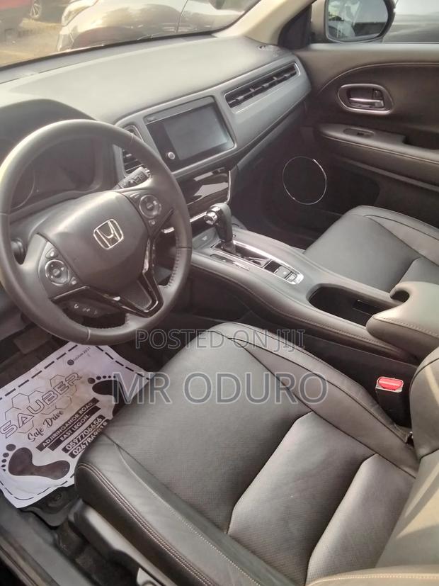 Honda HR-V EX-L 2021 Black photo 3
