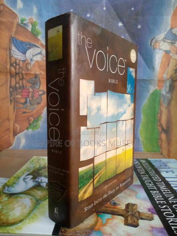 The Voice Bible: Step Into the Story of Scripture Illustrated · Photo 3