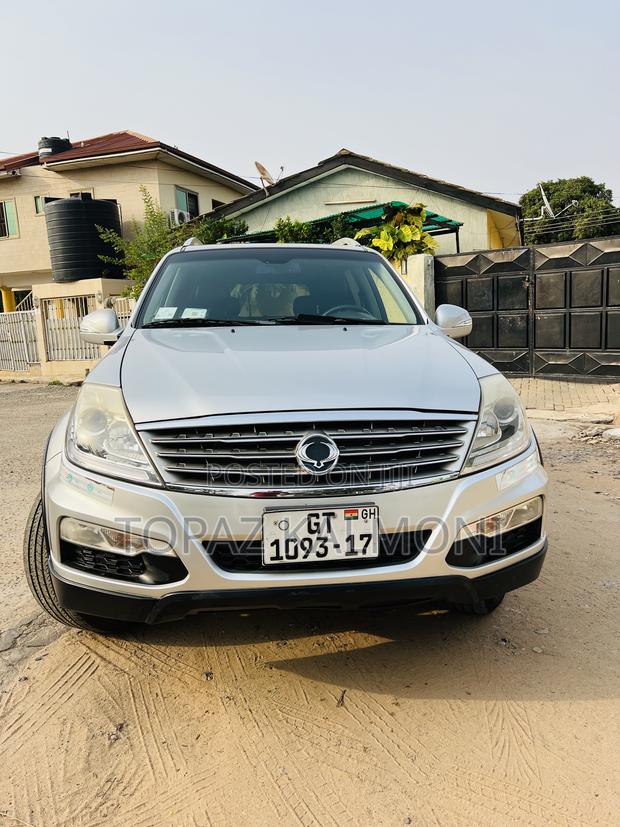 SsangYong Rexton 2016 Silver