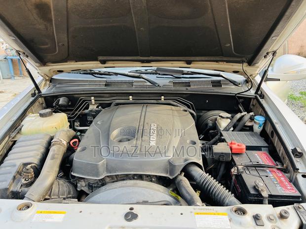 SsangYong Rexton 2016 Silver