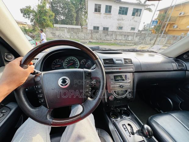SsangYong Rexton 2016 Silver
