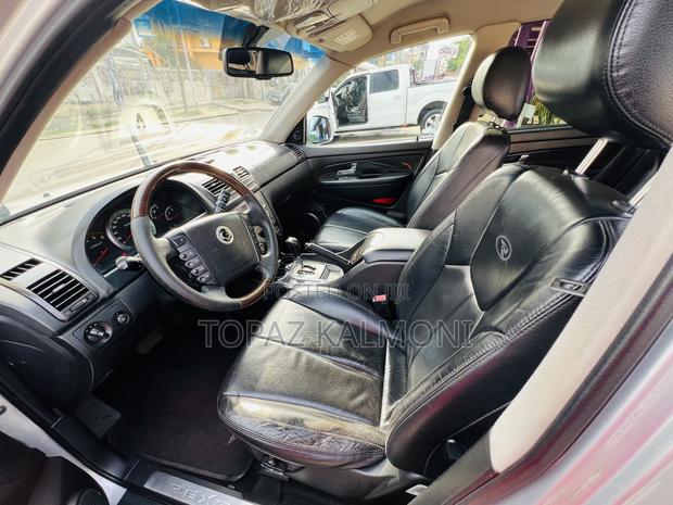 SsangYong Rexton 2016 Silver