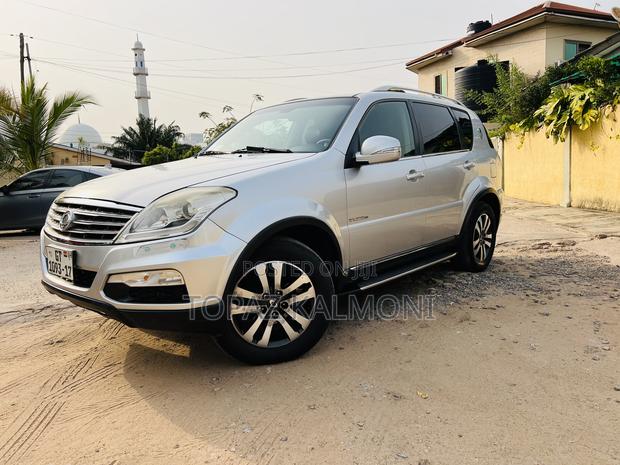 SsangYong Rexton 2016 Silver