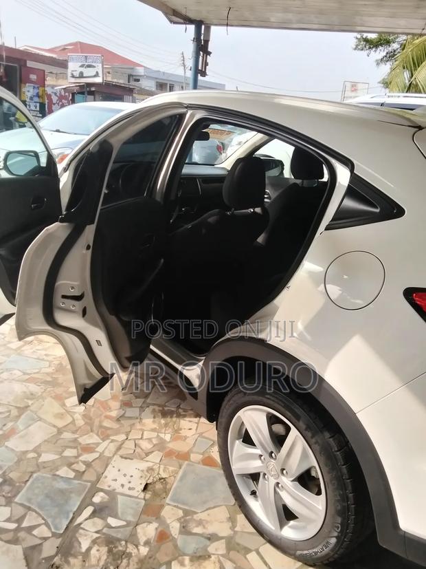Honda HR-V 2019 White photo 6