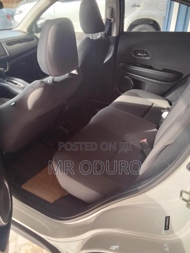 Honda HR-V 2019 White photo 7