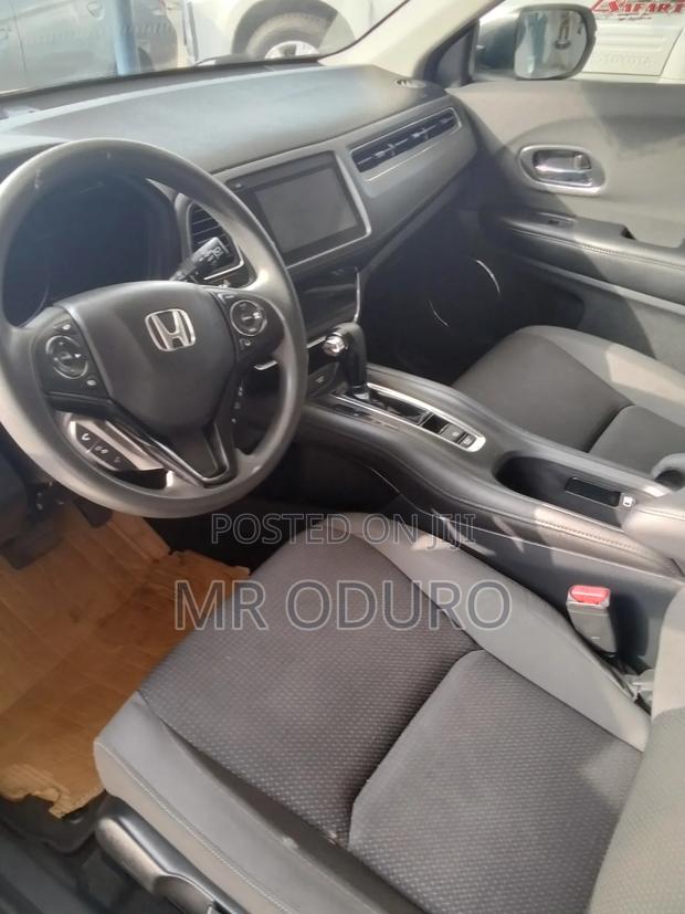 Honda HR-V 2019 White photo 9
