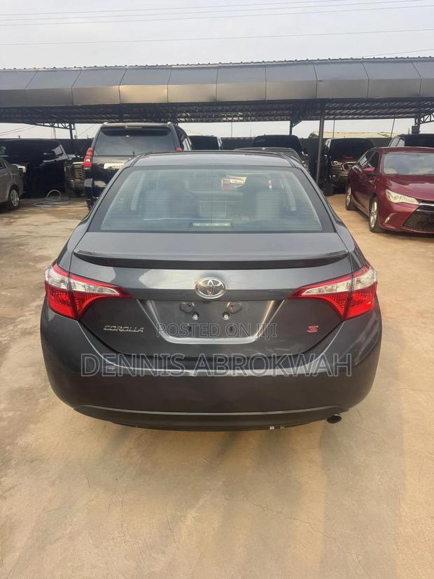 Toyota Corolla S 4dr Sedan (1.8L 4cyl CVT) 2016 Gray photo 2