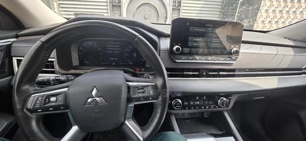 Mitsubishi Outlander SEL 2024 Brown photo 4