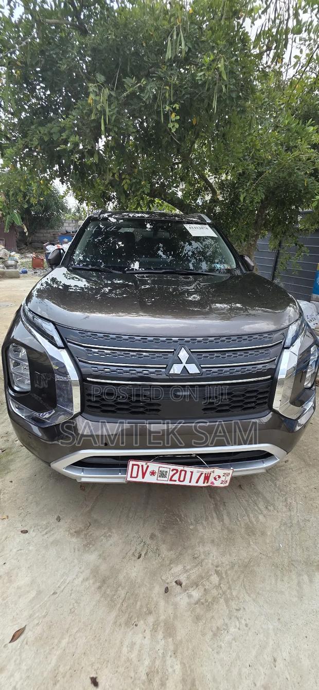 Mitsubishi Outlander SEL 2024 Brown