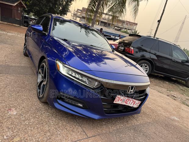 Honda Accord 2019 Blue photo 2