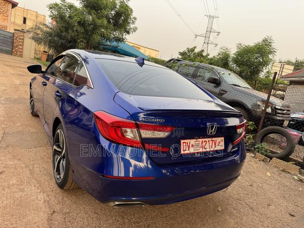 Honda Accord 2019 Blue photo 3