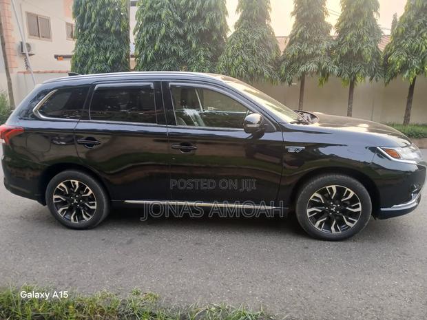 Mitsubishi Outlander 2.0 PHEV AWD 2018 Black