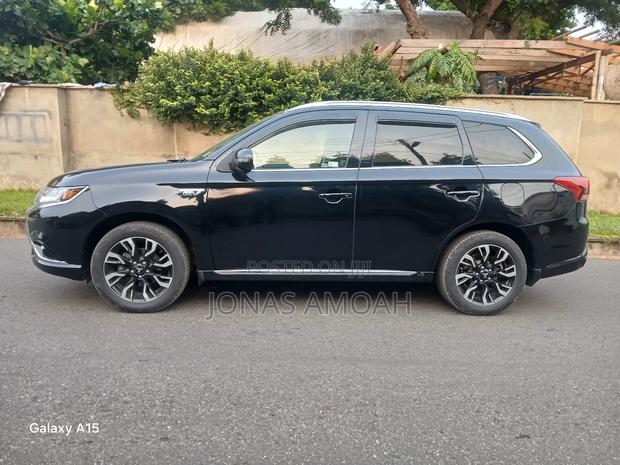 Mitsubishi Outlander 2.0 PHEV AWD 2018 Black