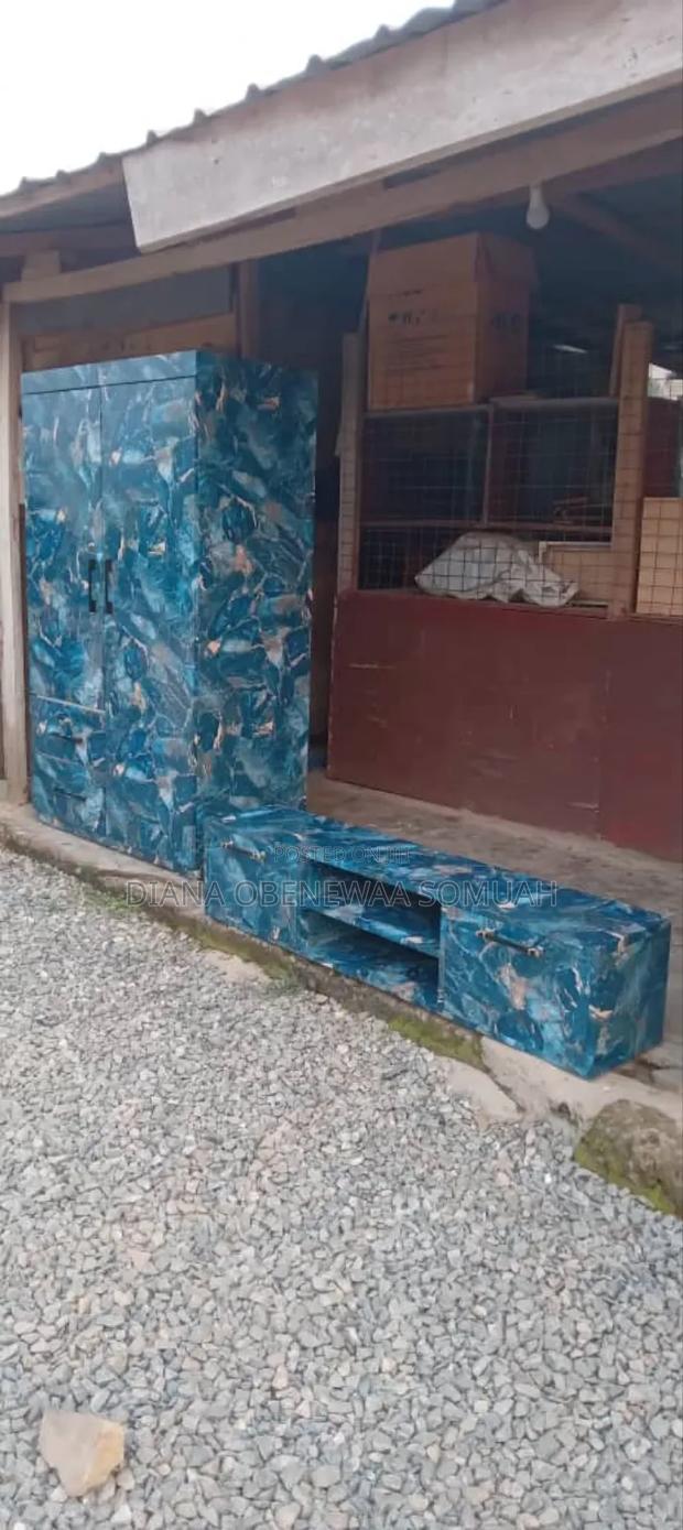 Tv Units Going for a Cool Price. photo 2