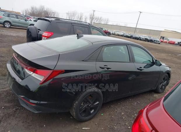 Hyundai Elantra SEL 2021 Black photo 4
