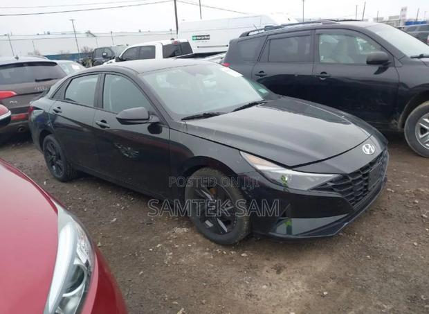Hyundai Elantra SEL 2021 Black photo 5