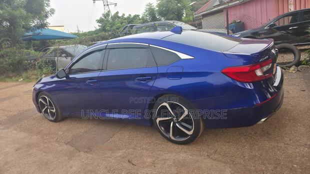Honda Accord EX-L (1.5L 4cyl Turbo CVT) 2019 Blue photo 9