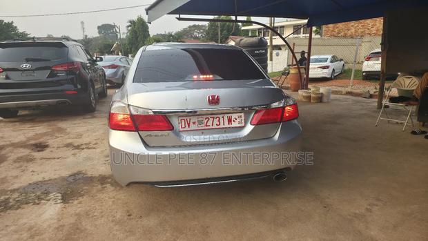 Honda Accord EX 4dr Sedan (2.4L 4cyl 6M) 2015 Silver photo 2