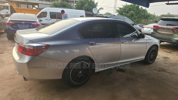 Honda Accord EX 4dr Sedan (2.4L 4cyl 6M) 2015 Silver photo 7