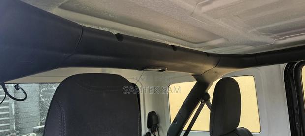 Jeep Wrangler 2019 Black photo 5