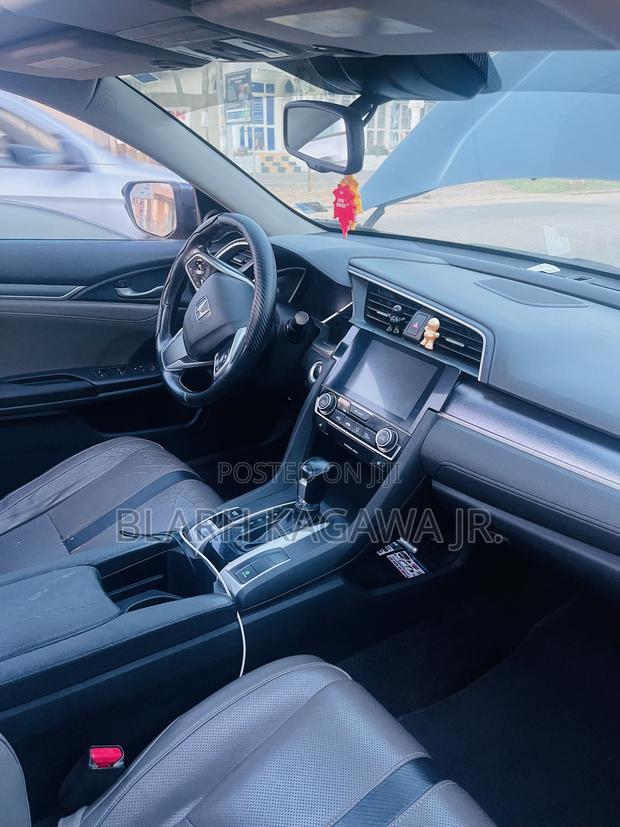 Honda Civic Touring 4dr Sedan (1.5L 4cyl) 2017 Gray photo 2