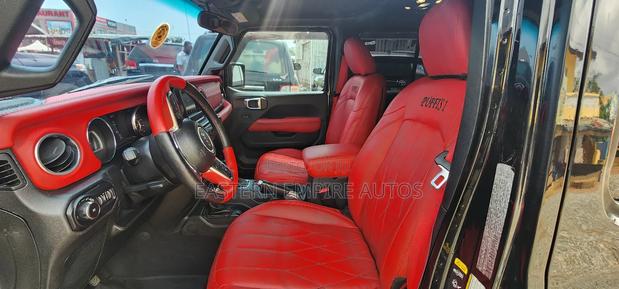 Jeep Wrangler Rubicon 2021 Black photo 6