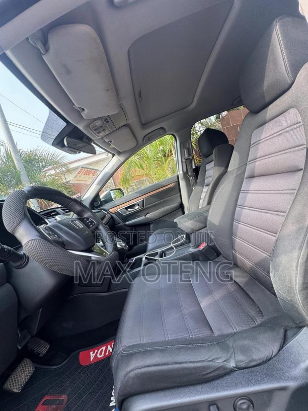 Honda CR-V 2019 White photo 6