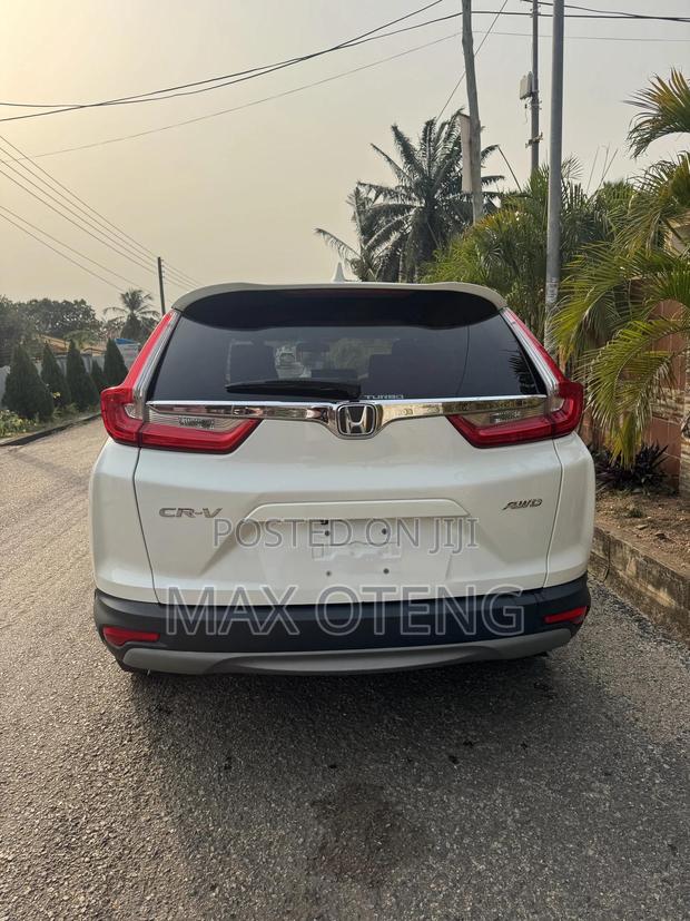 Honda CR-V 2019 White photo 2