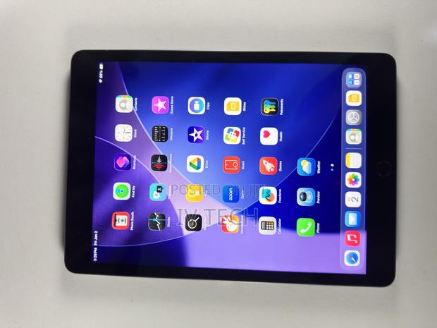 Apple iPad 10.2 (2020) 32 GB photo 6