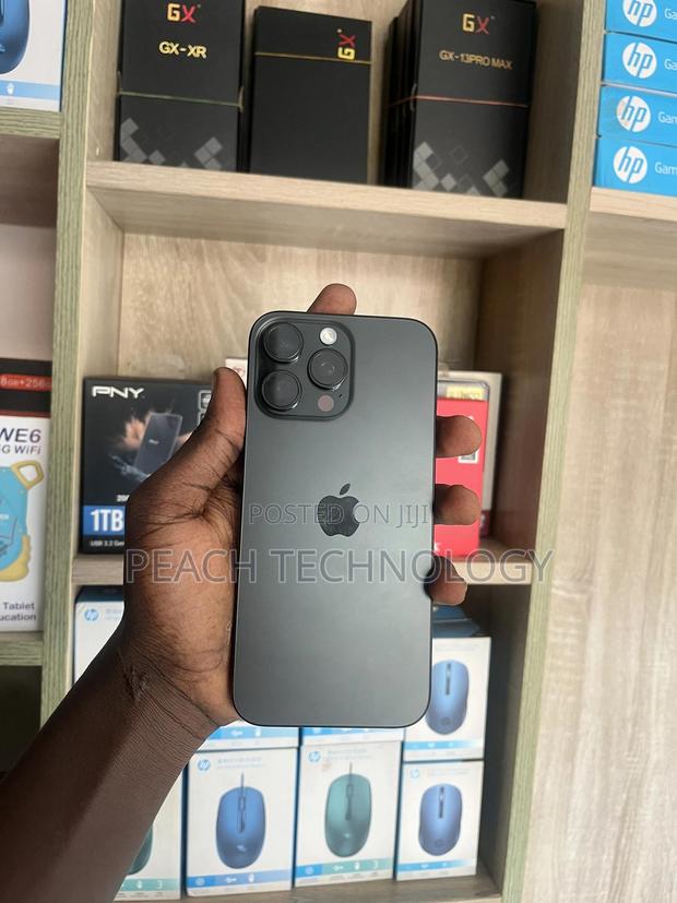 New Apple iPhone 16 Pro Max 256 GB Black photo 3