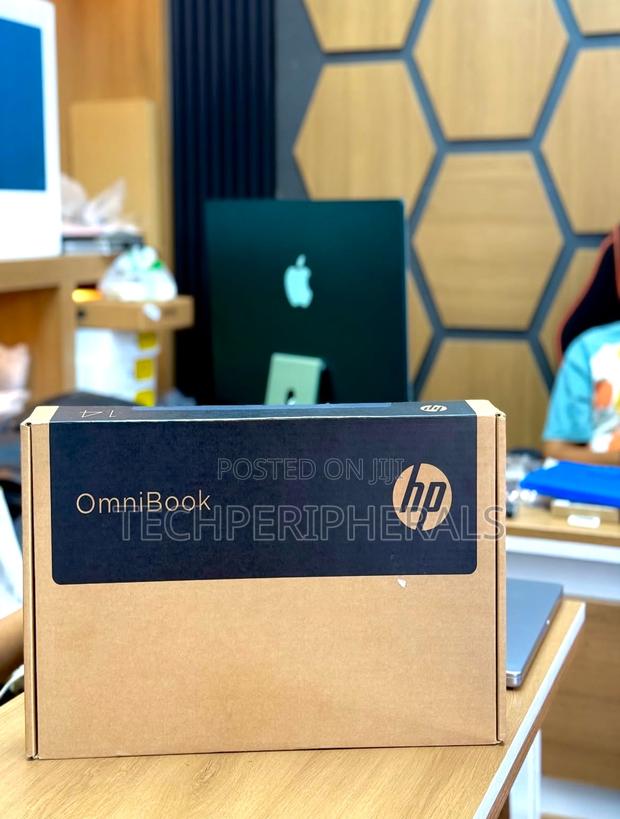New Laptop HP OmniBook 5 Flip 14-Fp0023dx 16GB Intel Core I7 SSD 512GB