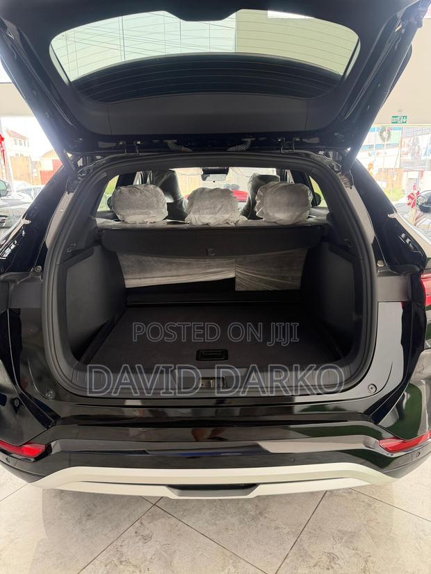 New BYD Song Plus DM-i 2025 Black photo 4