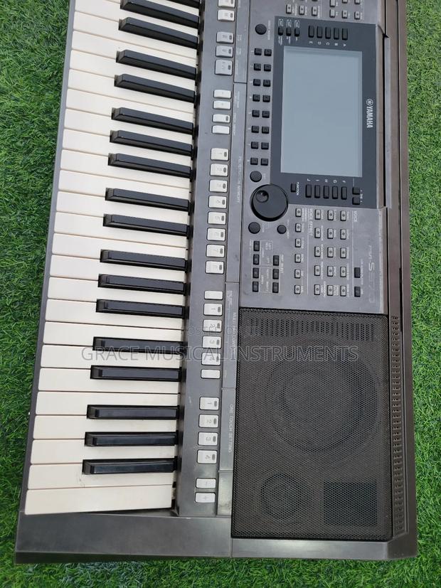 Yamaha Keyboard PSR S970 photo 2