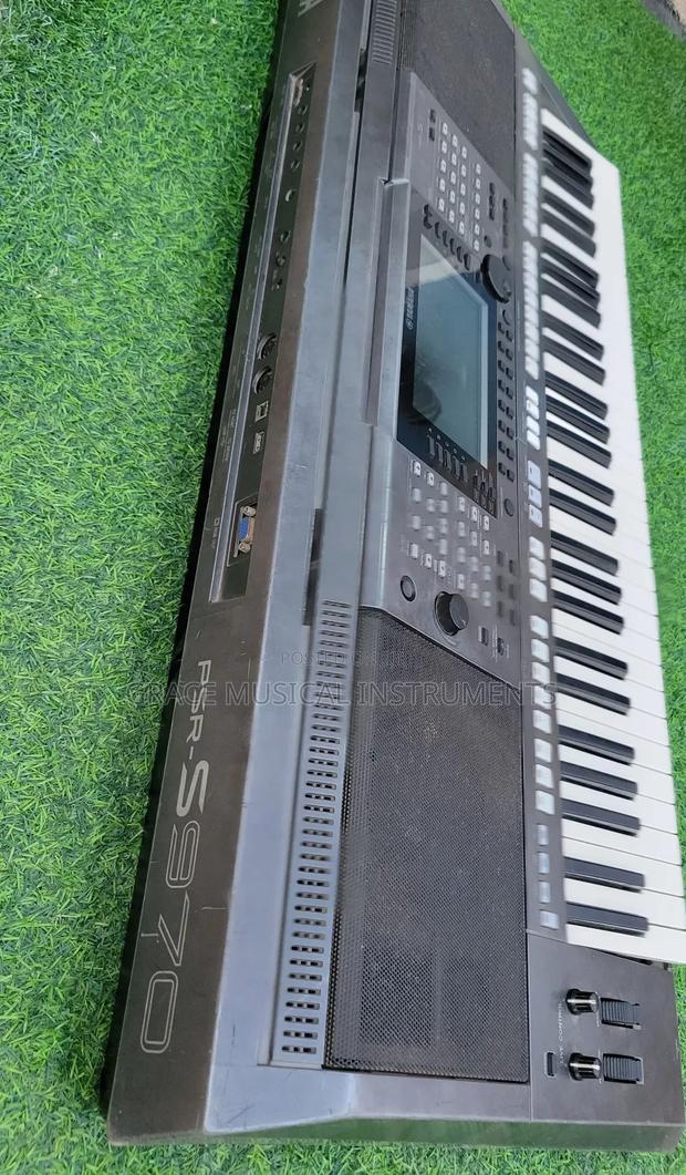 Yamaha Keyboard PSR S970 photo 4