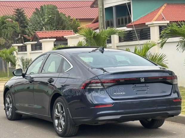 Honda Accord EX CVT 2024 Gray photo 4