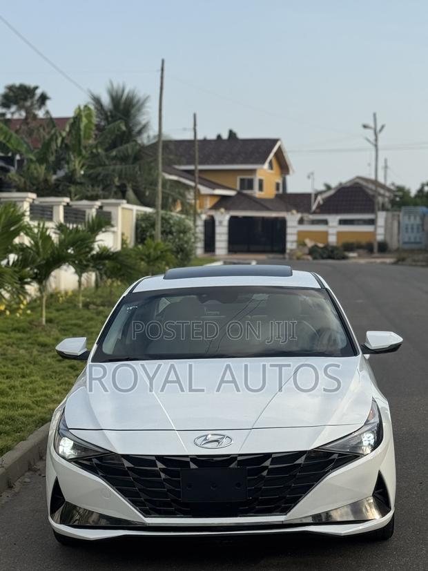 Hyundai Elantra Limited 2023 White