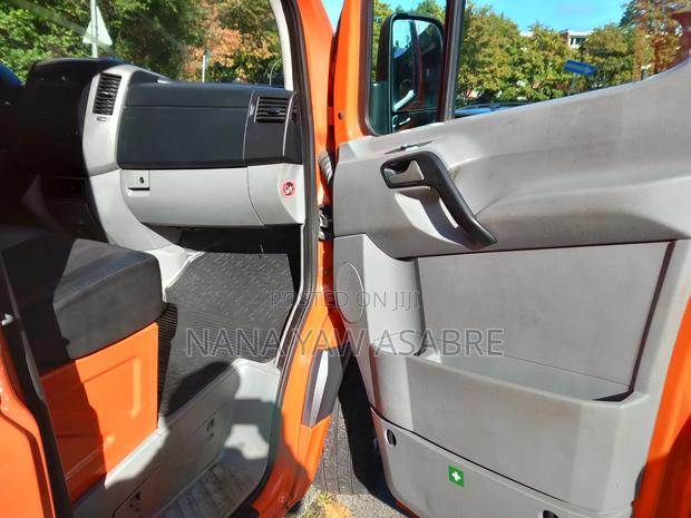 Mercedes-Benz Sprinter 2012 Orange photo 4